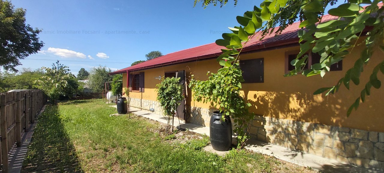 Casa Popesti De Vacanta Sau De Locuit Individuala Cu Camere De