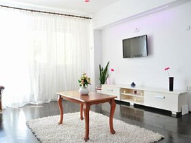 Apartament de închiriat 3 camere în Alba Iulia, Central