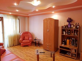 Apartament de vânzare 3 camere în Targu-Jiu, Central