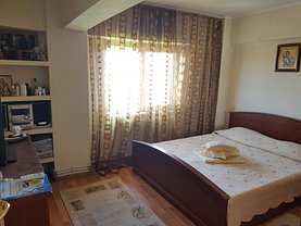 Apartament de închiriat 3 camere în Targu-Jiu, Central