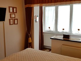 Apartament de vânzare 3 camere în Targu-Jiu, Central