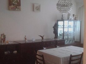 Apartament de vânzare 3 camere în Botosani, Central