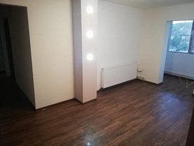 Apartament de vânzare 3 camere în Zalau, Sud