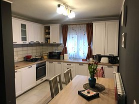 Apartament de vânzare 3 camere în Zalau, Nord