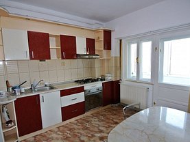 Apartament de vânzare 3 camere în Bistrita, Central