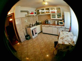 Apartament de vânzare 3 camere în Tulcea, Central