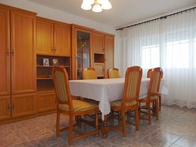 Apartament de vânzare 3 camere în Arad, Aradul Nou
