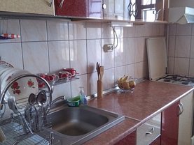 Apartament de vânzare 3 camere în Piatra-Neamt, Calea Romanului