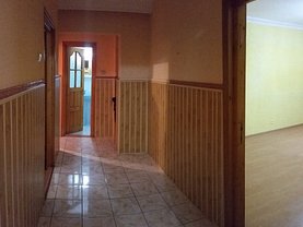 Apartament de vânzare 4 camere în Bacau, Nord