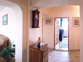 Apartament de vânzare 3 camere în Bacau, Central