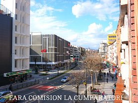 Apartament de vânzare 3 camere în Ramnicu Valcea, Central