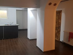 Apartament de vânzare 3 camere în Brasov, Centrul Istoric