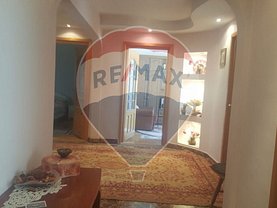 Apartament de vânzare 4 camere în Piatra-Neamt, Central