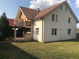 Casa 4 camere în Bistrita, Est