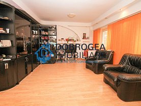 Apartament de vânzare 3 camere în Tulcea, Central