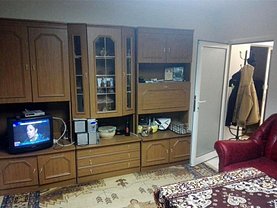 Apartament de vânzare 3 camere în Piatra-Neamt, Calea Romanului