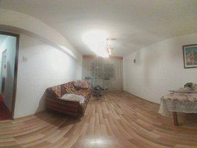 Apartament de vânzare 5 camere în Brasov, Tractorul