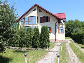 Casa 4 camere în Bistrita, Nord-Est