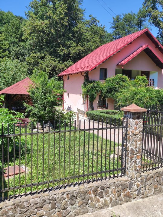 Vand casă Bascov Uiasca Argeş casa vila cu 4 camere de vanzare in