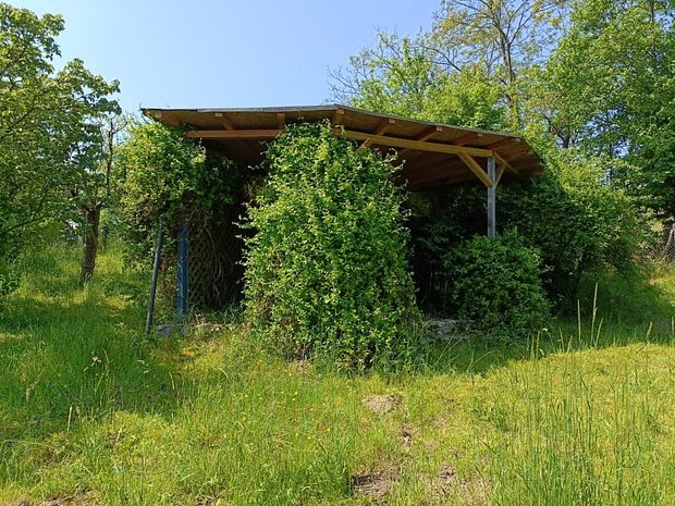 Casa de Vacanta comuna Bughea de jos jud Argeş 1700 m gradina