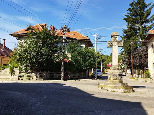 Vand Sau Schimb Duplex Campulung Cu Mansarda In Sect Bucuresti Casa