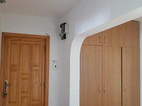 Apartament de vânzare 3 camere în Botosani, Central