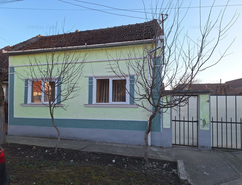 Casa cu teren 5100mp în Sacadat