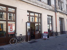 Închiriere spaţiu comercial