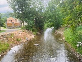 Casa de vânzare 9 camere, în Bratca