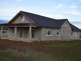 Casa de vânzare 3 camere, în Sanmartin