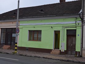 Vânzare spaţiu comercial