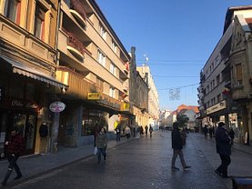 Vânzare spaţiu comercial