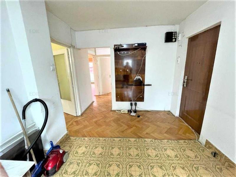  Vanzare Apartament 3 camere decomandat, 67 mp, Etajul 4 din 4 - imaginea 12