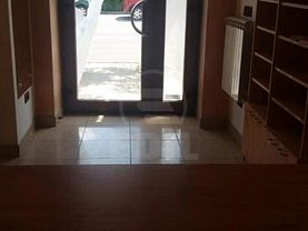 Închiriere spaţiu comercial