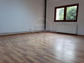 Închiriere spaţiu comercial