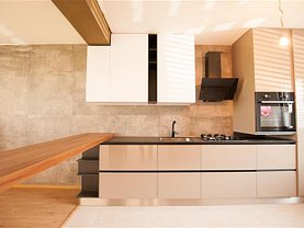 Casa de închiriat 4 camere, în Sânpetru, zona Central