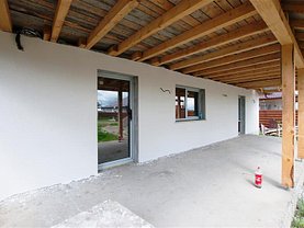 Casa de vânzare 4 camere, în Tarlungeni, zona Central