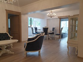 Apartament de vânzare 4 camere, în Oradea, zona Rogerius
