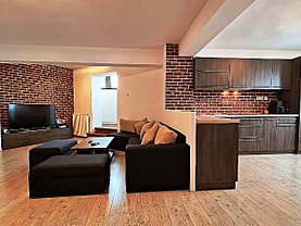 Apartament de vânzare 3 camere, în Oradea, zona Decebal