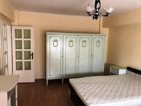 Apartament de vânzare 4 camere, în Oradea, zona Centru Civic