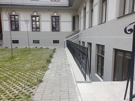 Închiriere birou