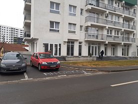 Închiriere spaţiu comercial