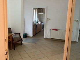 Închiriere spaţiu comercial