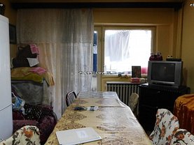 Apartament de vânzare 3 camere, în Bucuresti, zona Crangasi