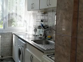 Apartament de vânzare sau de închiriat 3 camere, în Iasi, zona Alexandru cel Bun