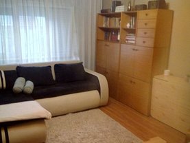Apartament de vânzare 3 camere, în Oradea, zona Decebal