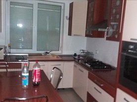 Casa de închiriat 5 camere, în Pitesti, zona Gavana Platou