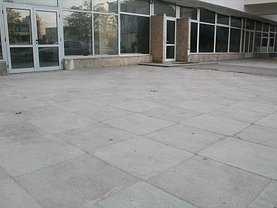 Vânzare spaţiu comercial