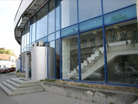 Vânzare spaţiu comercial