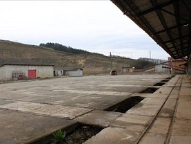 Vânzare spaţiu industrial